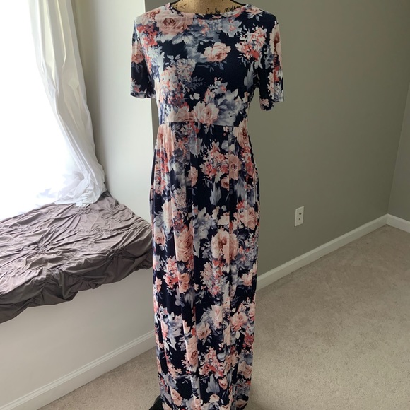 black maxi dress gown Emabella Plunge Halter Maxi Dress Black
